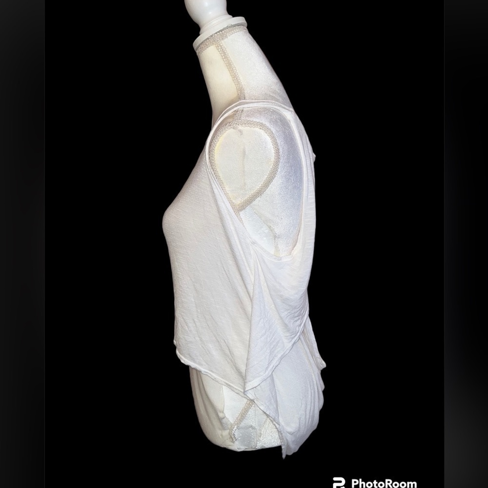 EMMA & Sam (LF) drapey open back lightweight white sleeveless top, XS.